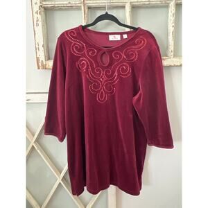 The Quacker Factory size large maroon velour top with embellishments